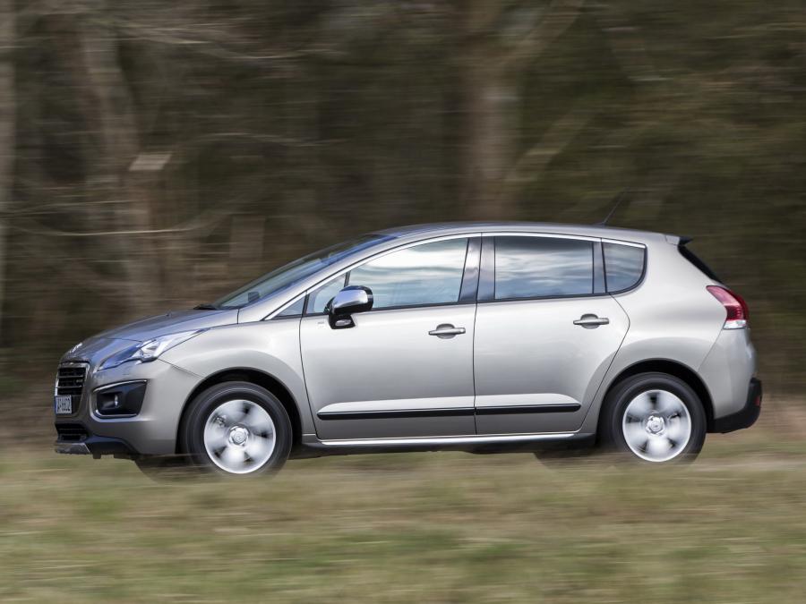  Peugeot 3008 HYbrid4 2013 года  (фото 18 из 22)